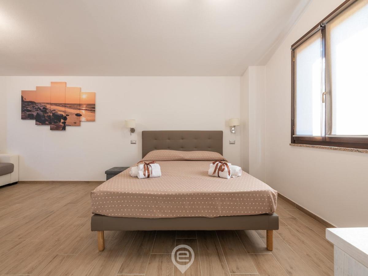 Villa Monica - Suites Іглесіас Екстер'єр фото