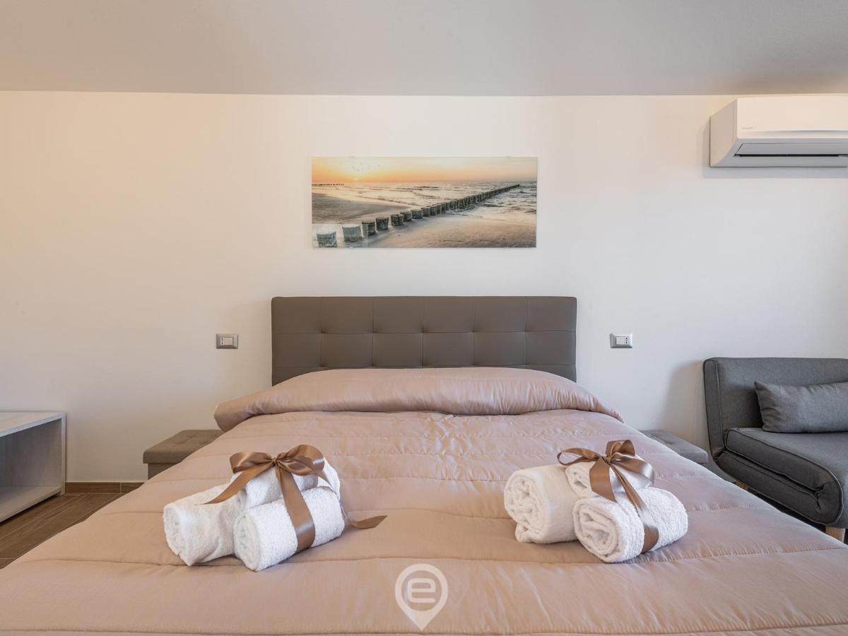 Villa Monica - Suites Іглесіас Екстер'єр фото