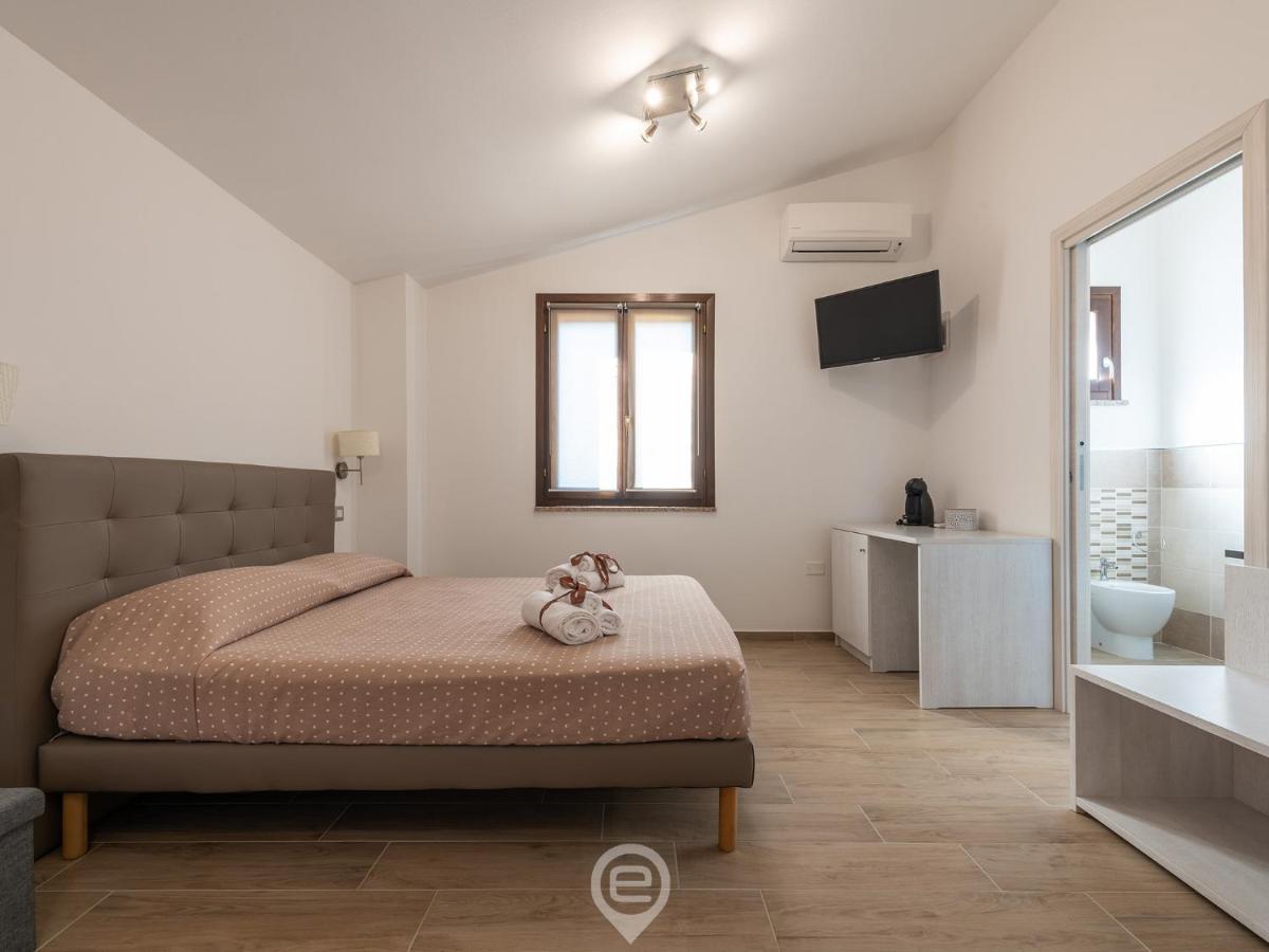 Villa Monica - Suites Іглесіас Екстер'єр фото